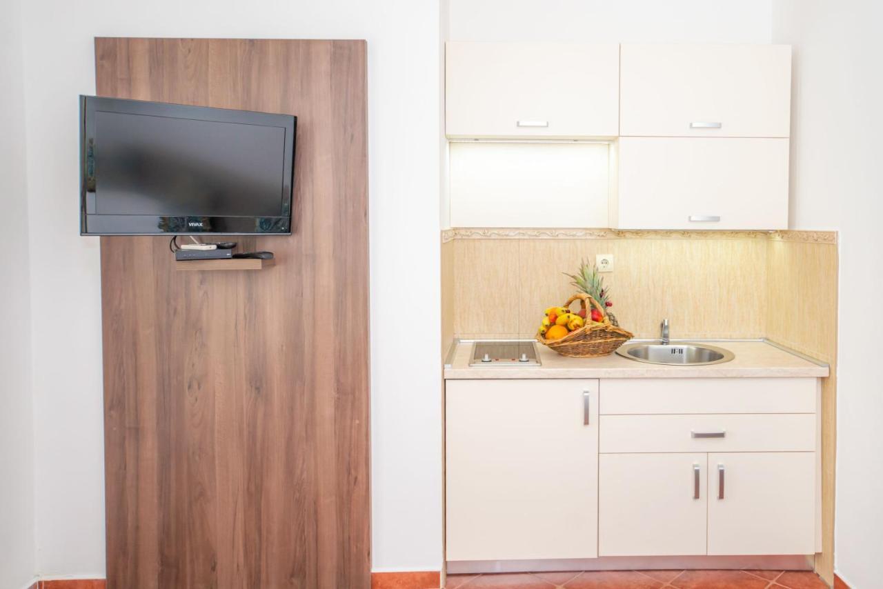 Guest House Medin Petrovac ภายนอก รูปภาพ