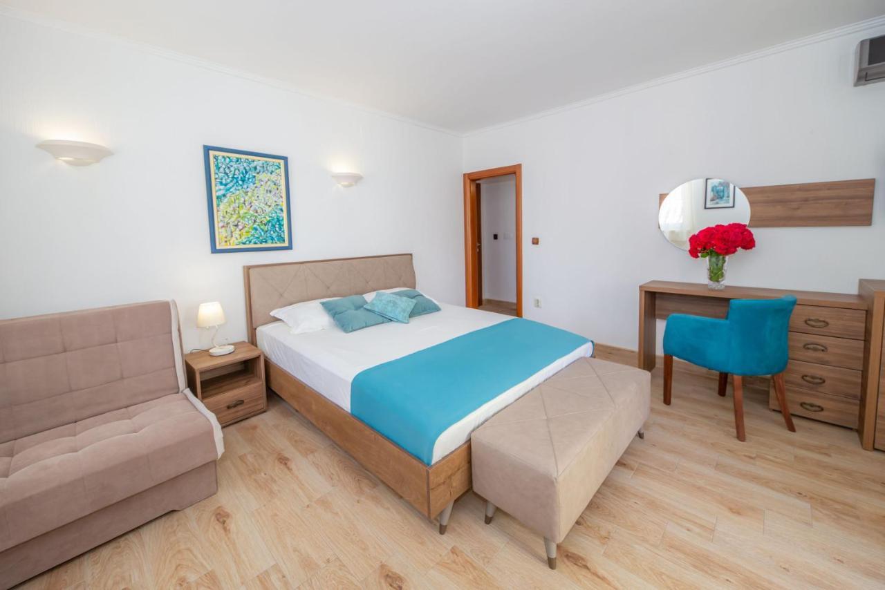 Guest House Medin Petrovac ภายนอก รูปภาพ