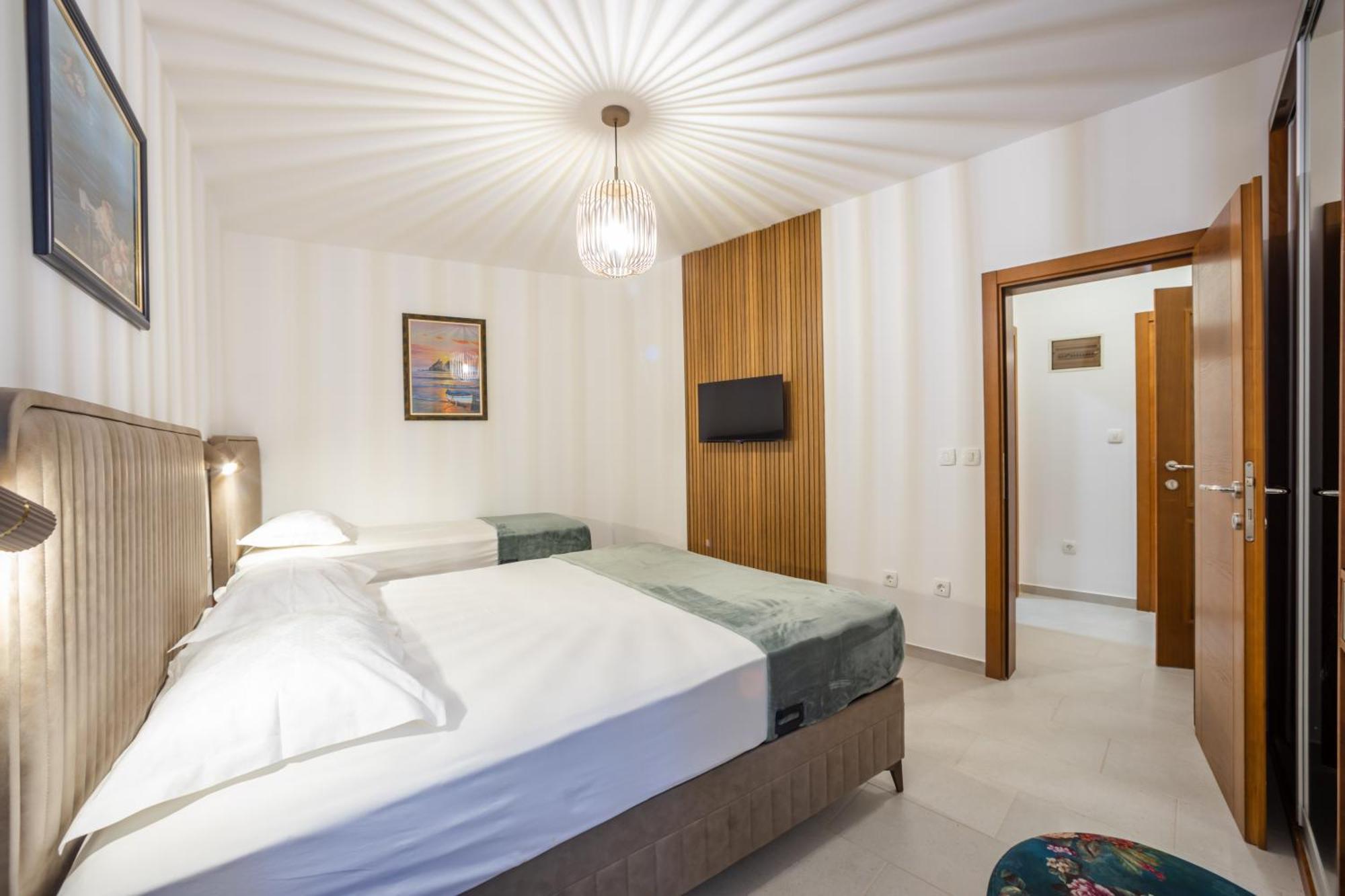Guest House Medin Petrovac ภายนอก รูปภาพ