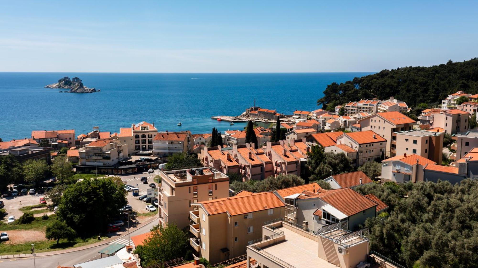 Guest House Medin Petrovac ภายนอก รูปภาพ