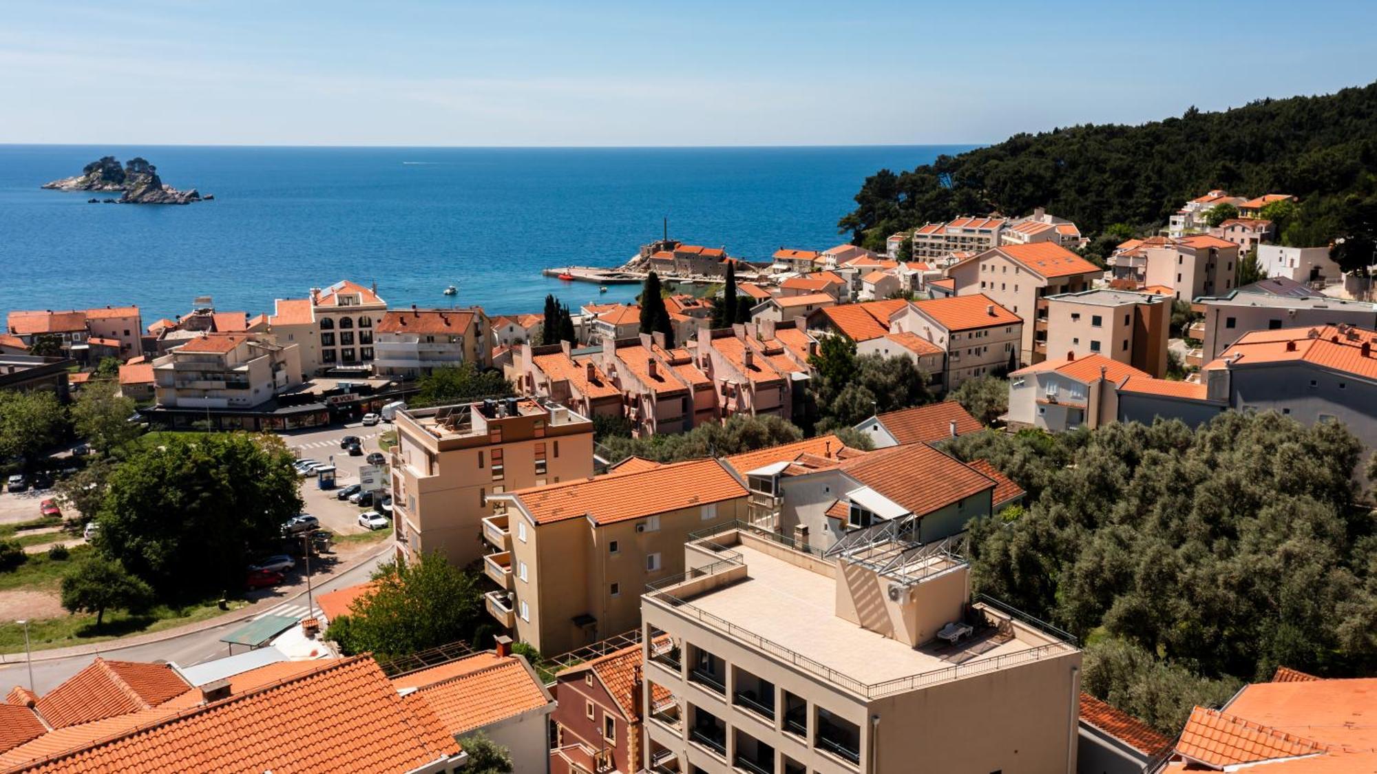 Guest House Medin Petrovac ภายนอก รูปภาพ