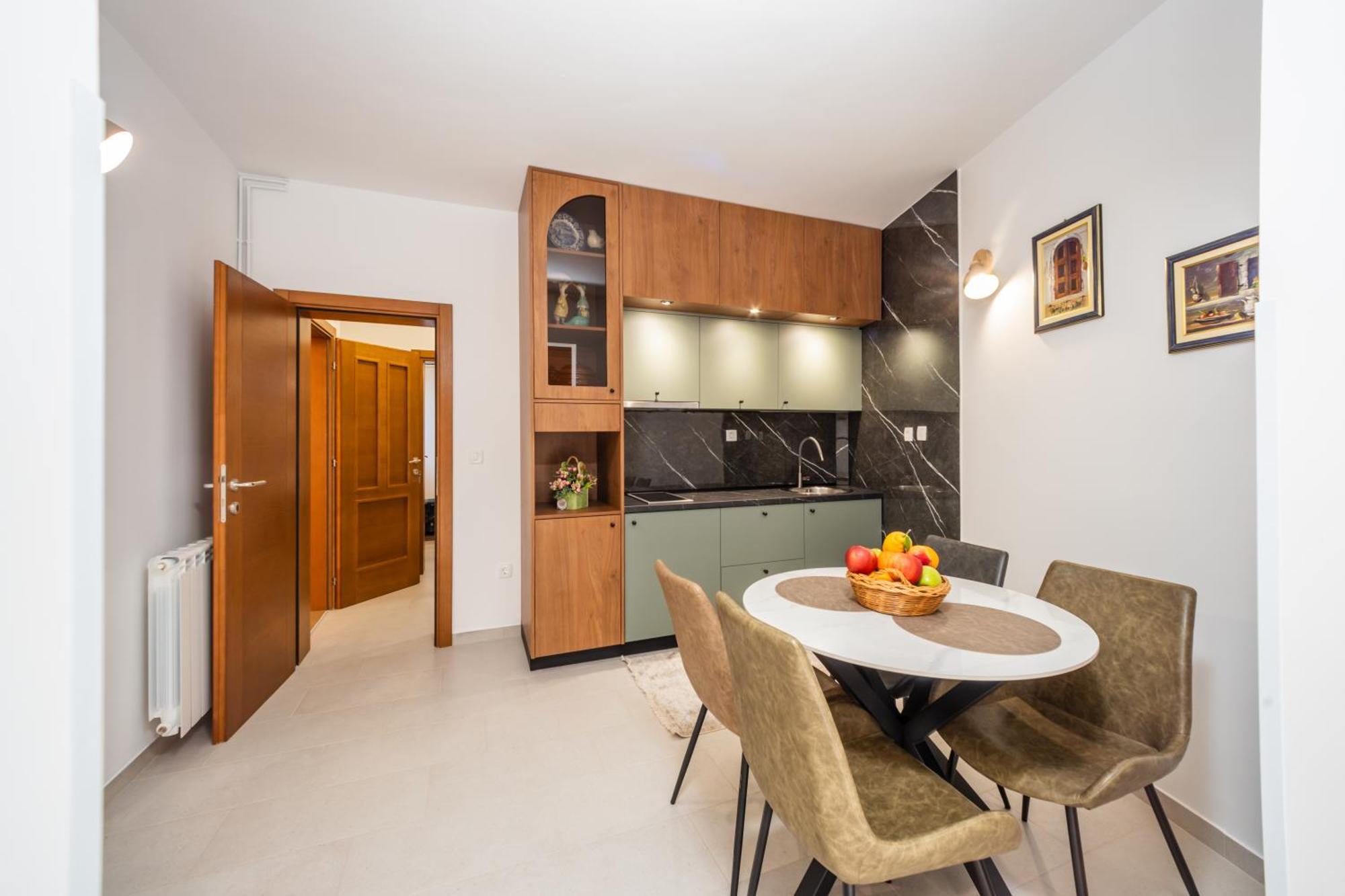 Guest House Medin Petrovac ภายนอก รูปภาพ