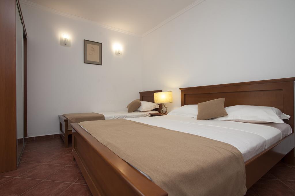 Guest House Medin Petrovac ภายนอก รูปภาพ