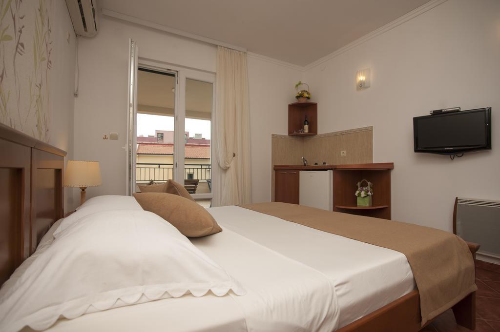 Guest House Medin Petrovac ภายนอก รูปภาพ