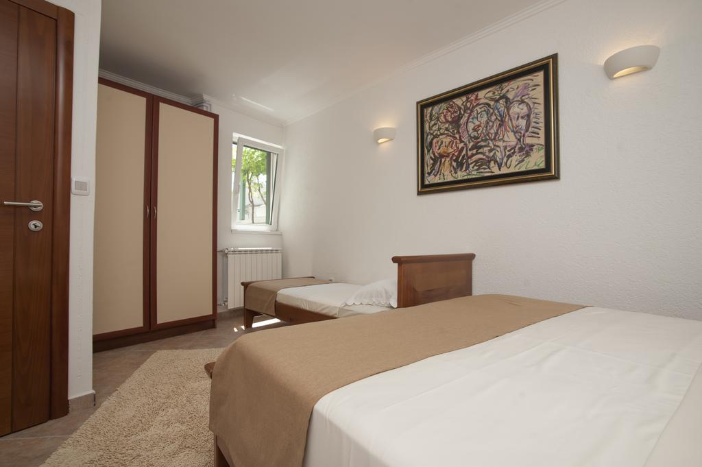 Guest House Medin Petrovac ภายนอก รูปภาพ