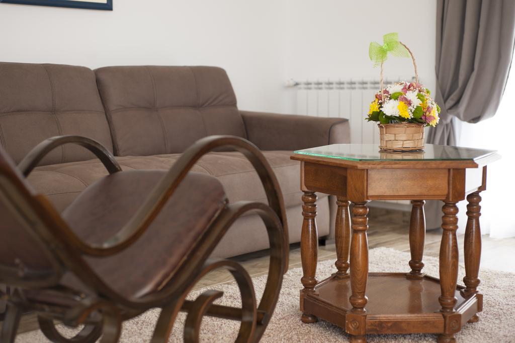 Guest House Medin Petrovac ภายนอก รูปภาพ