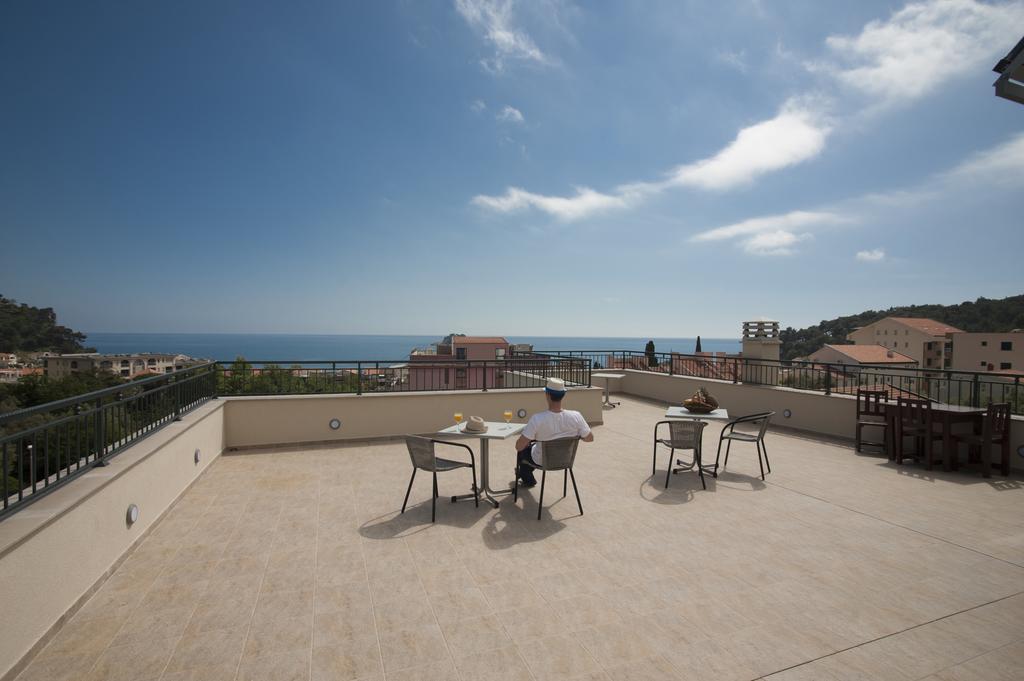 Guest House Medin Petrovac ภายนอก รูปภาพ
