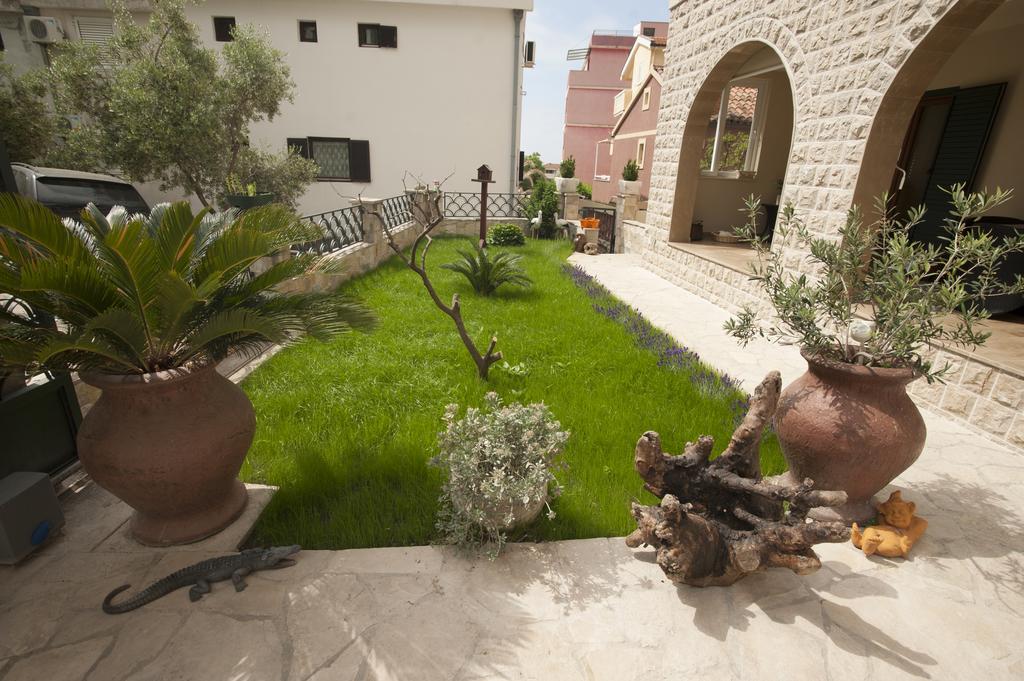 Guest House Medin Petrovac ภายนอก รูปภาพ