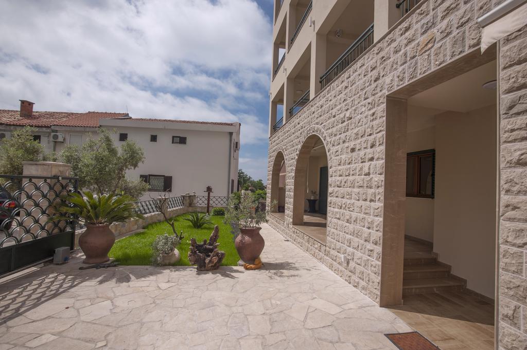 Guest House Medin Petrovac ภายนอก รูปภาพ